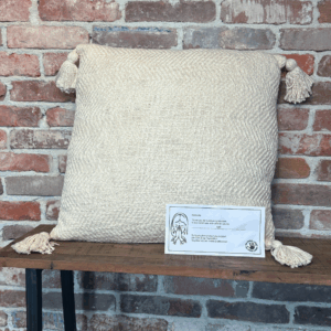 Cair and Fair - Handgemaakt (sier)kussen - Ivoor
