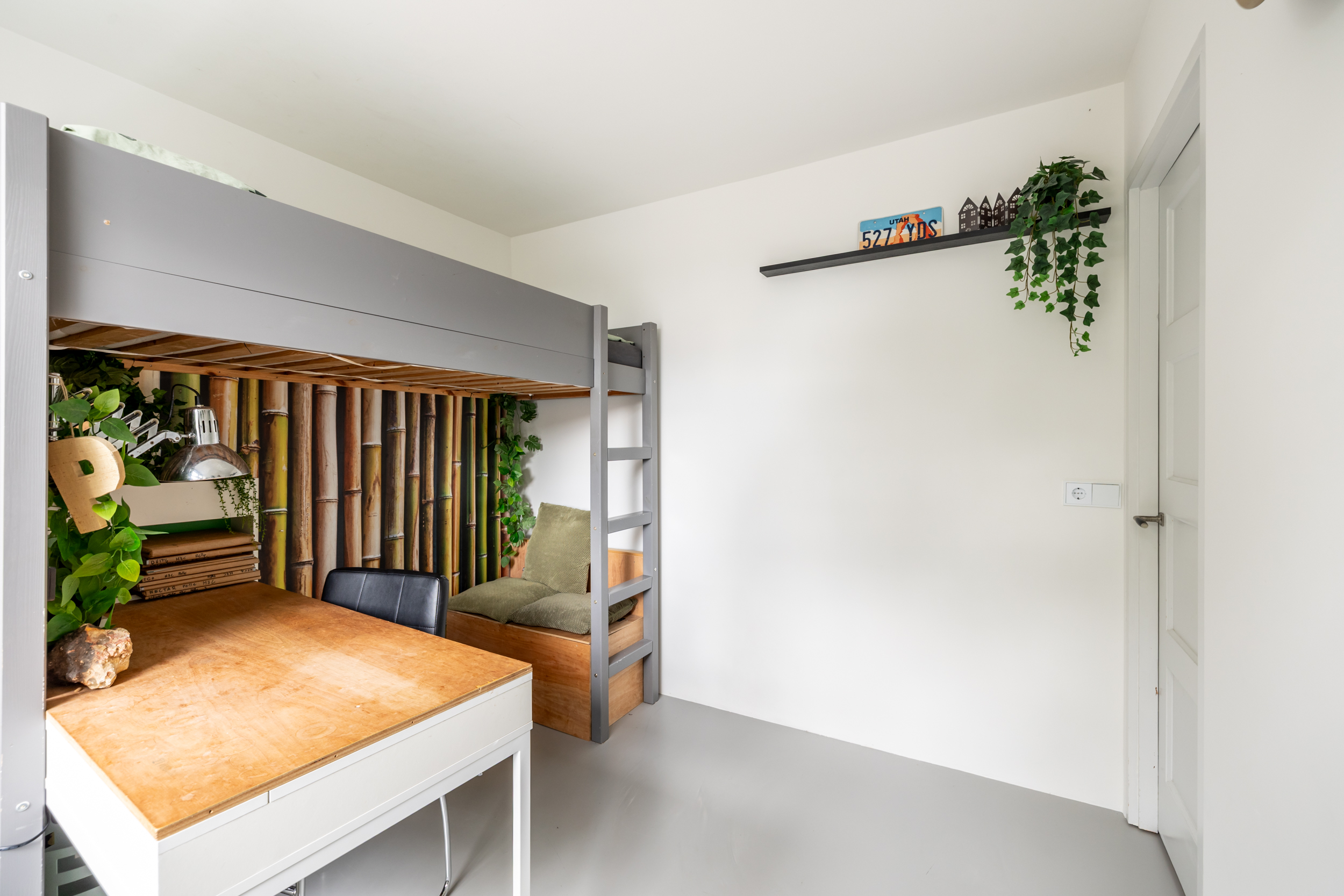 Tussenwoning te koop: De Krommert 113, Oosthuizen