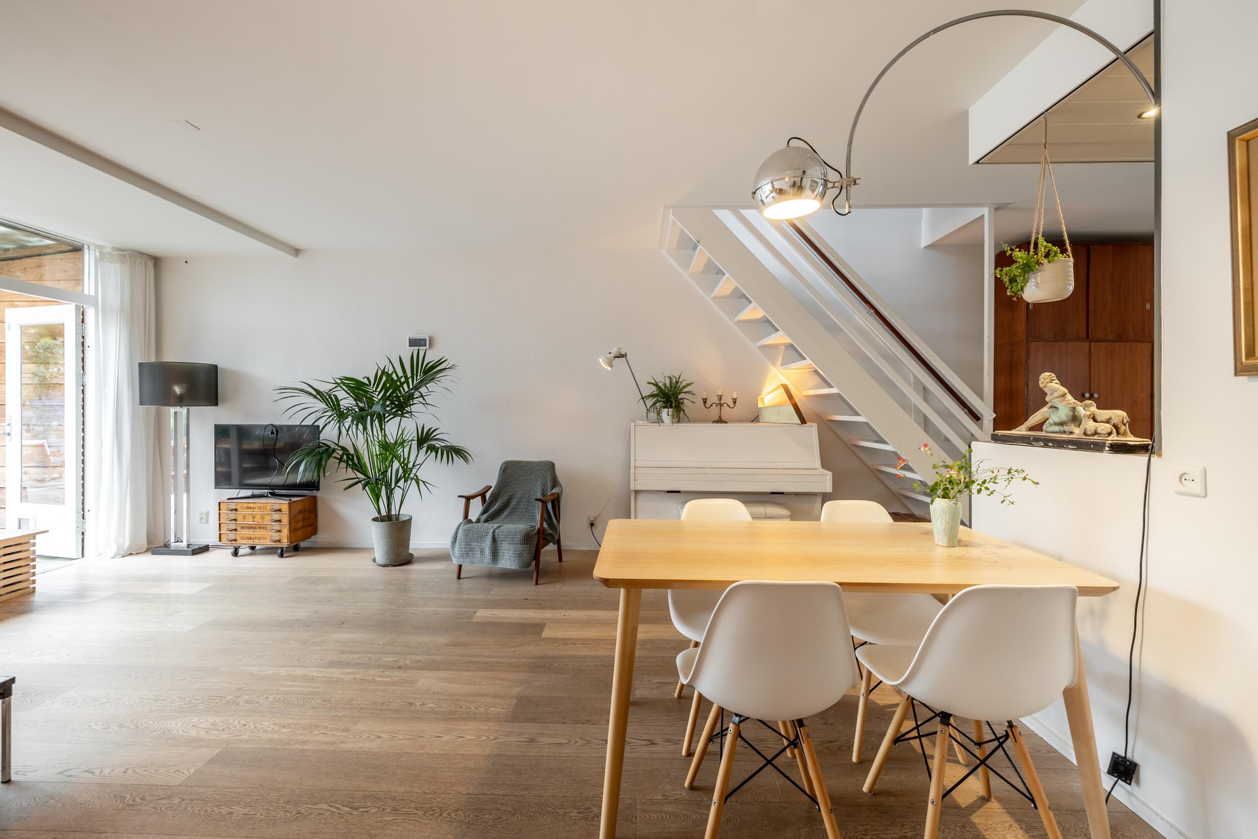 Tussenwoning te koop: De Krommert 113, Oosthuizen