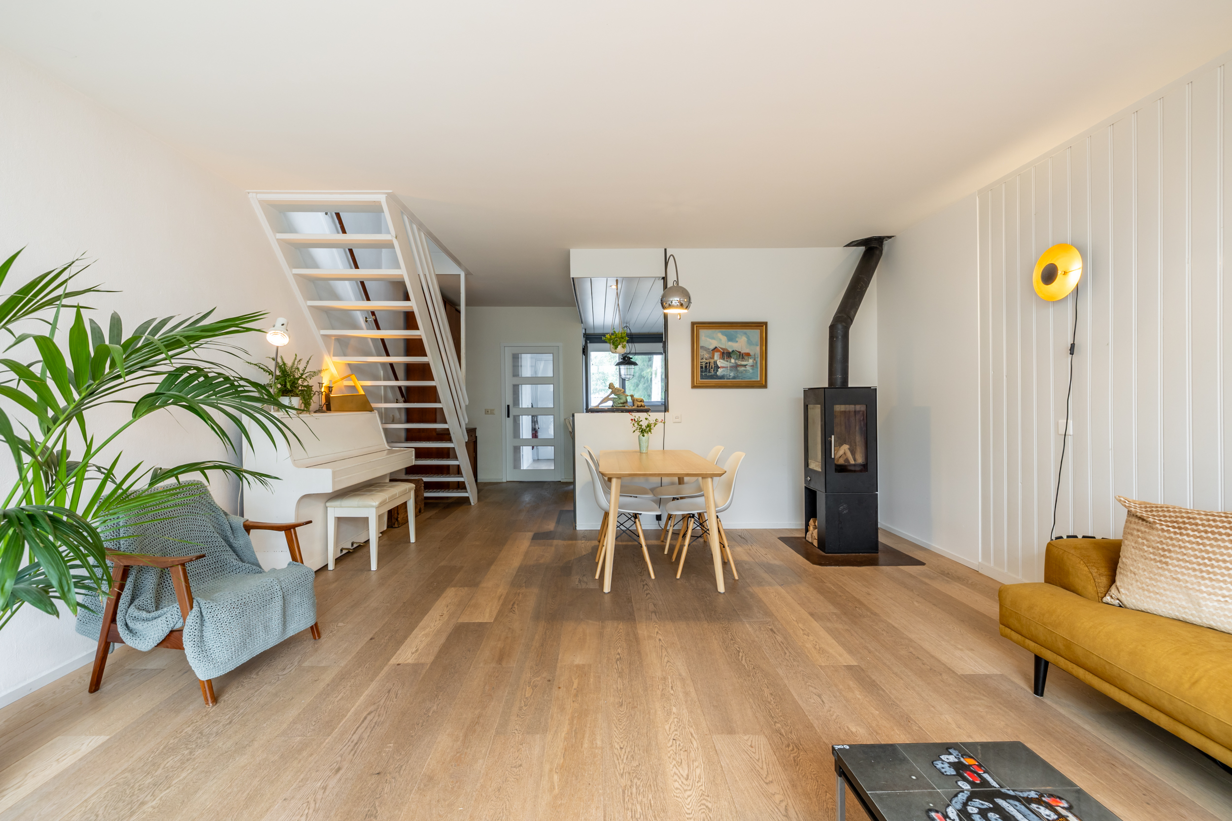 Tussenwoning te koop: De Krommert 113, Oosthuizen