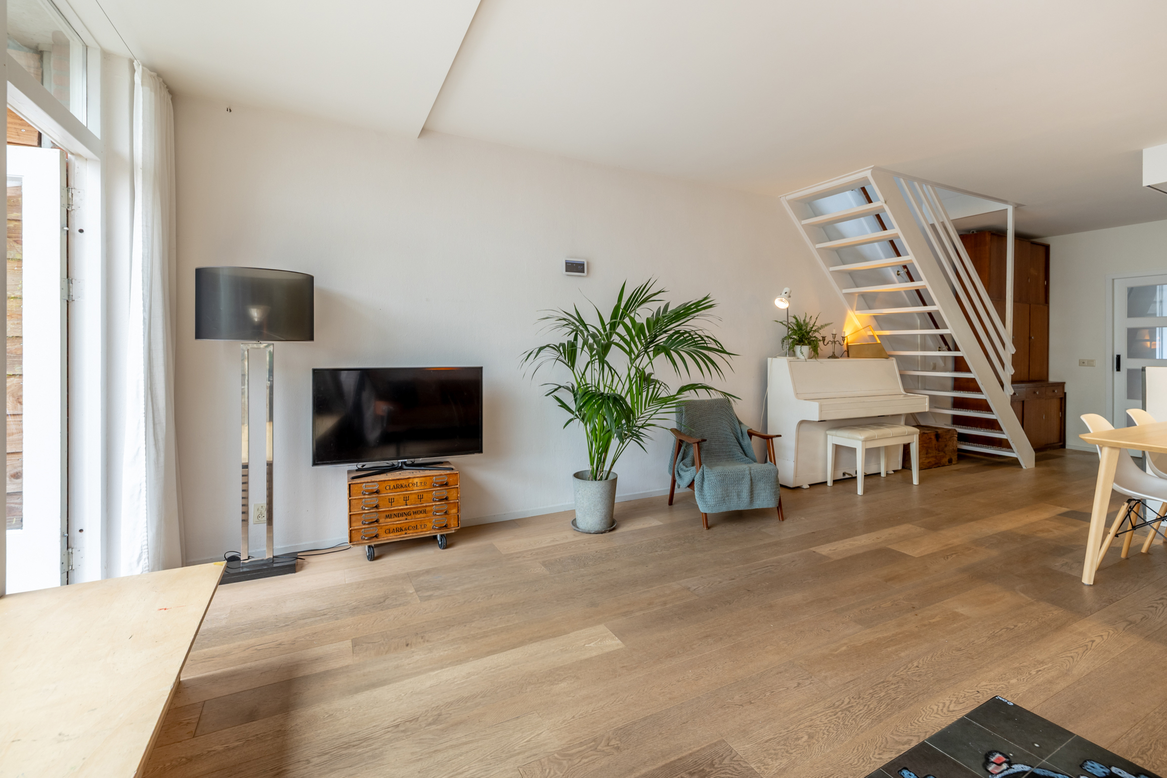 Tussenwoning te koop: De Krommert 113, Oosthuizen