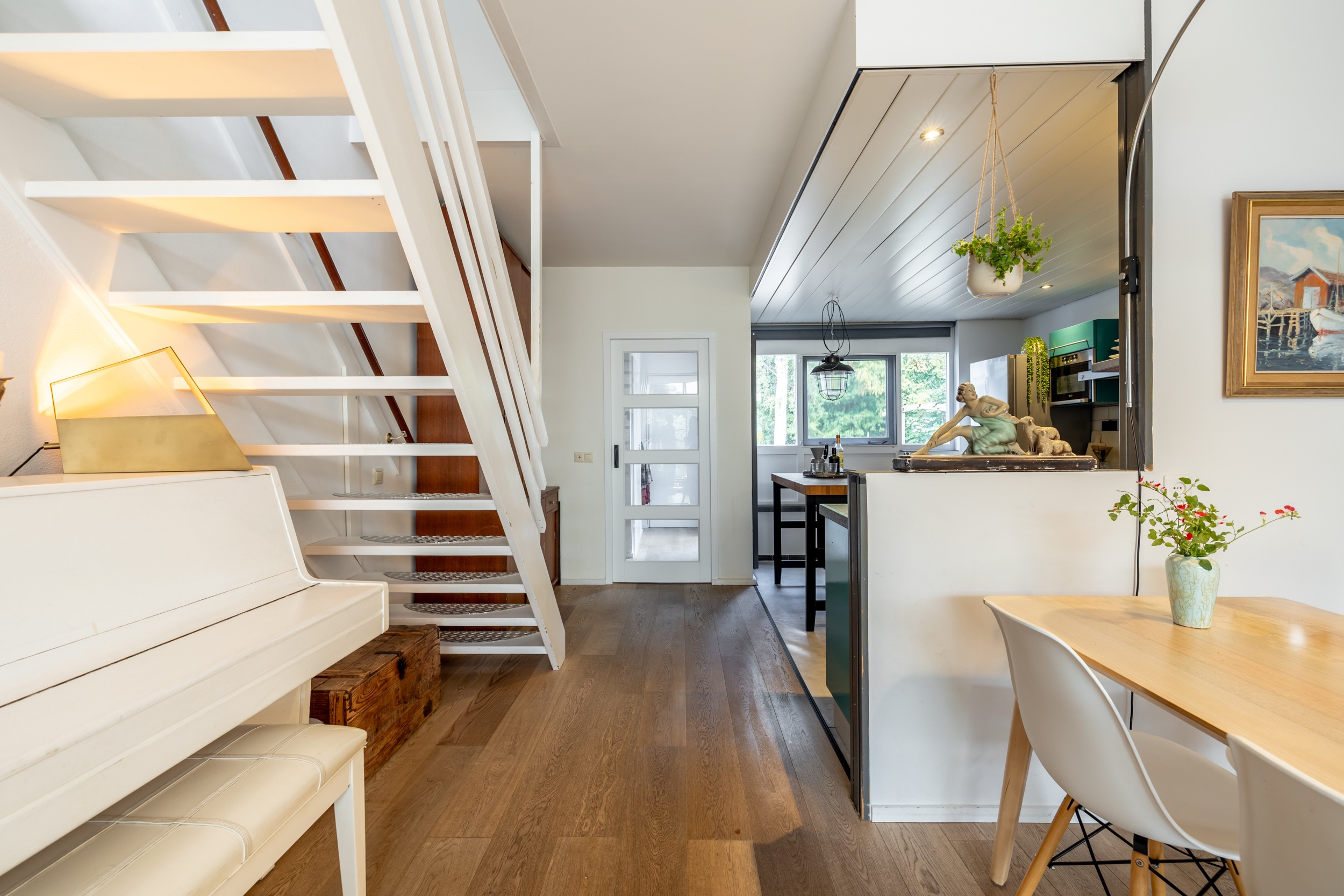 Tussenwoning te koop: De Krommert 113, Oosthuizen