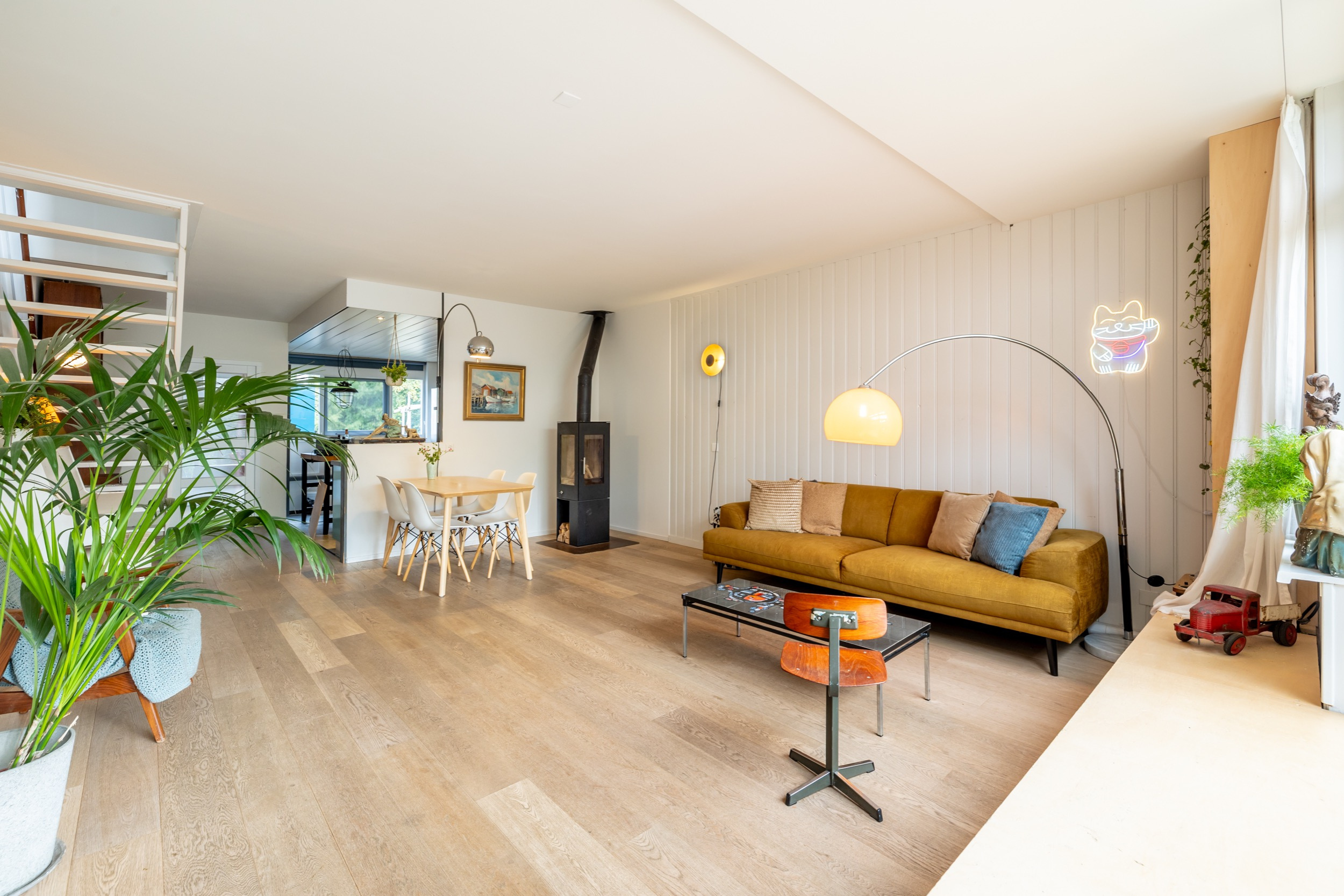Tussenwoning te koop: De Krommert 113, Oosthuizen